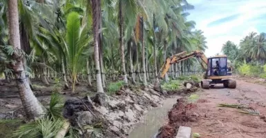 Antisipasi Banjir, Pemkot Singkawang Lakukan Normalisasi Parit