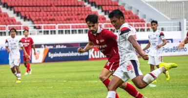 Arema FC Taklukkan Persis Solo dengan Skor 2-1