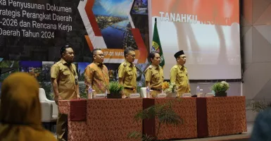 Edi Rusdi Kamtono Harap Renstra dan RKPD Jawab Tantangan Pembangunan