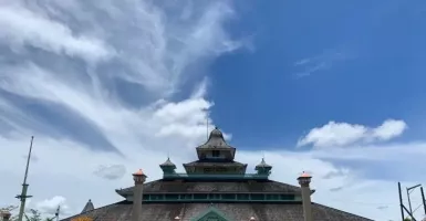 Berumur Ratusan Tahun, Arsitektur Masjid Sultan Syarif Abdurrahman Pikat Wisatawan
