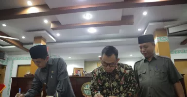 Tanggapi LKPJ Wali Kota, DPRD Kota Pontianak Serahkan 35 Rekomendasi