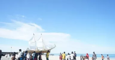 Masyarakat Kepulauan Karimata Tolak Marabahaya dengan Ritual Semah Laut