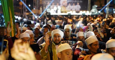 Ribuan Jemaah Pontianak Bersholawat Tumpah Ruah di Jalan Rahadi Usman