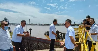Sungai Kapuas Surut Penyebab Terganggunya Suplai Air PDAM