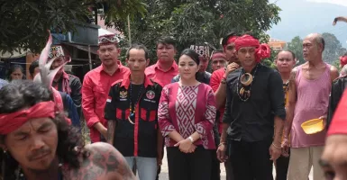 Karolin Margret Natasa Dukung Tapak Sambilan Borneo Lestarikan Budaya Dayak