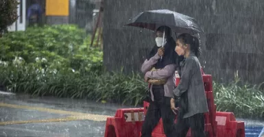 Peringatan BMKG: Hujan Lebat, Petir dan Angin Kencang di Kaltim