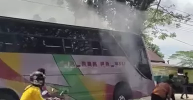 Menegangkan, Detik-detik Bus Angkut Pemudik Terbakar di Kaltim