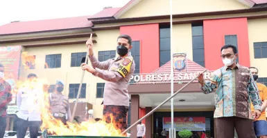 Ganja 4 Kilogram Dimusnahkan dengan Dibakar di Samarinda
