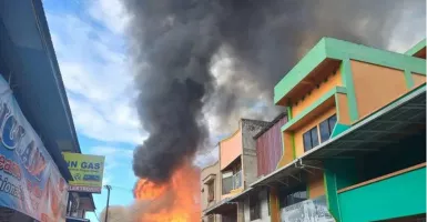 Kebakaran Balikpapan: 34 Rumah Terbakar, Petugas Kewalahan