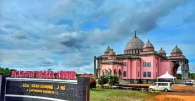 Menengok Masjid Pink Kebanggaan Kabupaten Bintan