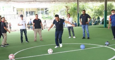 Hari Istimewa, Kapolresta Barelang Futsal Bareng Buruh