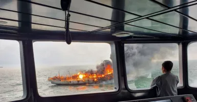 Kapal Barang Kelontong Terbakar di Karimun, Satu Orang Meninggal