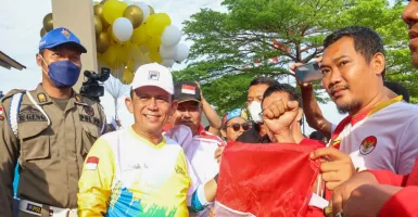 Karimun dapat 2.000 Bendera Merah Putih dari Gubernur