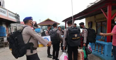 Demi Pilkades, 10 Polisi Pakai Kapal Ikan ke Tambelan