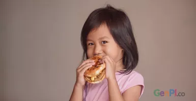 Dampak Buruk Junk Food Bagi Anak, Ibu-ibu Harus Tahu!