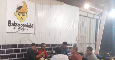 Makan Bakso dengan Gaya Unik di Onokabe, ala Sultan!