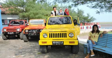 Siap-siap Jelajah Pantai Samas dengan Jeep