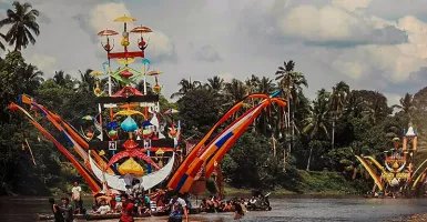 Yuk Saksikan Perahu Baganduang di Kuantan Singingi