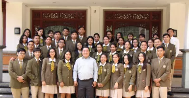 Puluhan Mahasiswa STP Bali Disertifikasi Amadeus