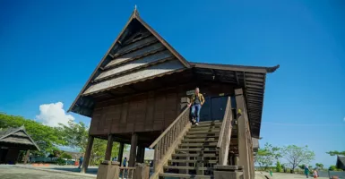 Jalan-jalan ke Sulbar, Mampir ke Rumah ini Dulu Baru Afdol!