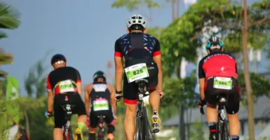 Di Terik Matahari, Atlet Ironman 70.3 Tetap Semangat