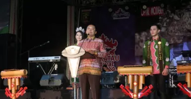 Wow Hibur Wisatawan, Gubernur Lampung Duet Dengan Rocker