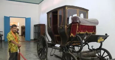 Di Museum Kasunanan Surakarta, Jangan Foto Kereta Jenasah