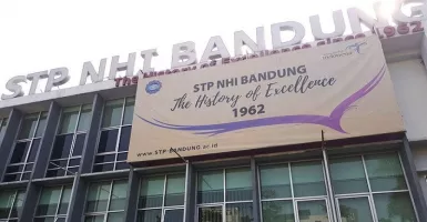 STP Bandung Promosi Pariwisata dengan Membersihkan Bandung