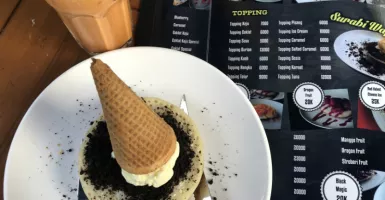 Patut Dicoba, Sensasi Makan Surabi Pakai Es Cream Terbalik.