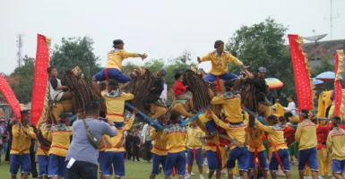 Festival Sisingaan Meriahkan Subang