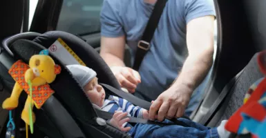Tips Aman Membawa Bayi Liburan dengan Kendaraan Pribadi