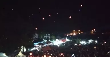 Meriahnya Pesta Lampion di Bledug Lumpur Festival