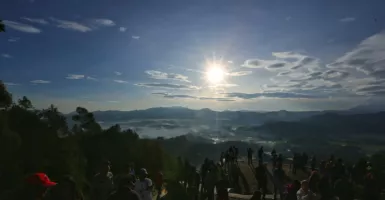 Menyambangi Lolai, Negeri di Atas Awan Toraja