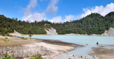 Kawah Telaga Bodas Ramai Dikunjungi Wisatawan