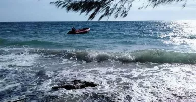 Wisatawan Diminta Waspada Gelombang Tinggi di Akhir Pekan