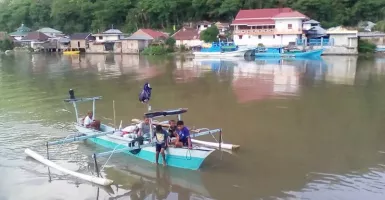 Celah Gorontalo Mengalirkan Air Tawar ke Teluk Tomini