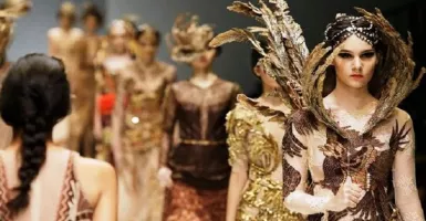 Indonesia Fashion Week 2019 Angkat Budaya Kalimantan