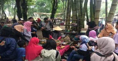 Pasar Djadoel di Lereng Gunung Merapi, Mata Uang Rupiah Tak Berlaku