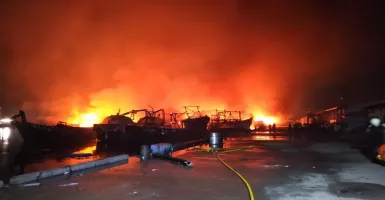 Api Padam, 30 Kapal Ikan Hangus Terbakar di Muara Baru
