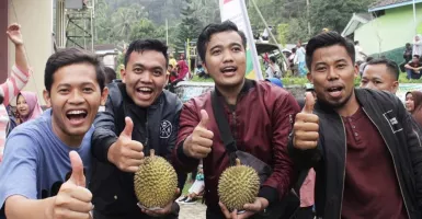 Ribuan Durian Gratis Jadi Incaran Masyarakat Ponorogo