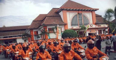 Pos Indonesia, Tertatih Ditempa Gempuran Zaman