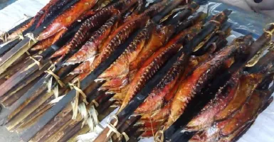 Jalan-jalan ke Ambon, Cicipi Ikan Komu Asar