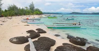 Milenial Percantik Pantai dari Tumpukan Sampah