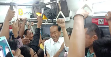 Begini Momen Presiden Jokowi Naik KRL ke Bogor