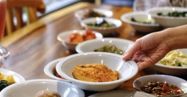 Viral! Rumah Makan Padang Ini Gunakan Konsep 'All You Can Eat'