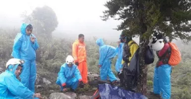 Basarnas Cari 12 Pendaki yang Hilang di Gunung Mekongga Sultra