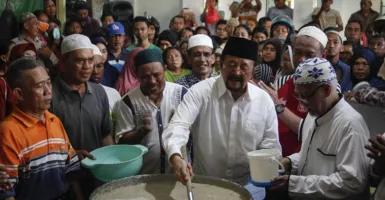 Mengenal Tradisi Pembagian Bubur Samin