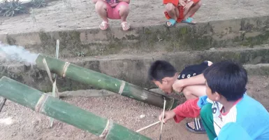 Serunya Anak Pangkalpinang Tiap Ramadhan, Main Meriam Bambu