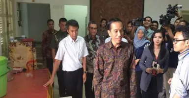 Presiden Jokowi Dengarkan Curhat Wartawan Istana Kepresidenan