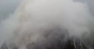 Gunung Merapi Luncurkan Guguran Lava Sejauh 1.200 Meter